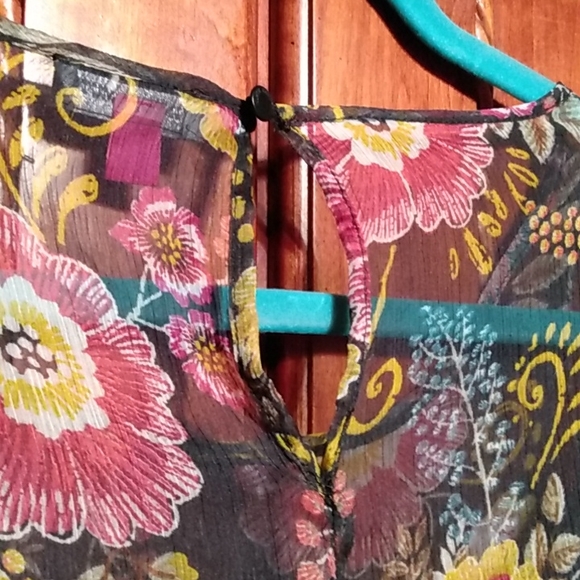 Vince Camuto Large Floral Blouse With Black Slip - Picture 5 of 7